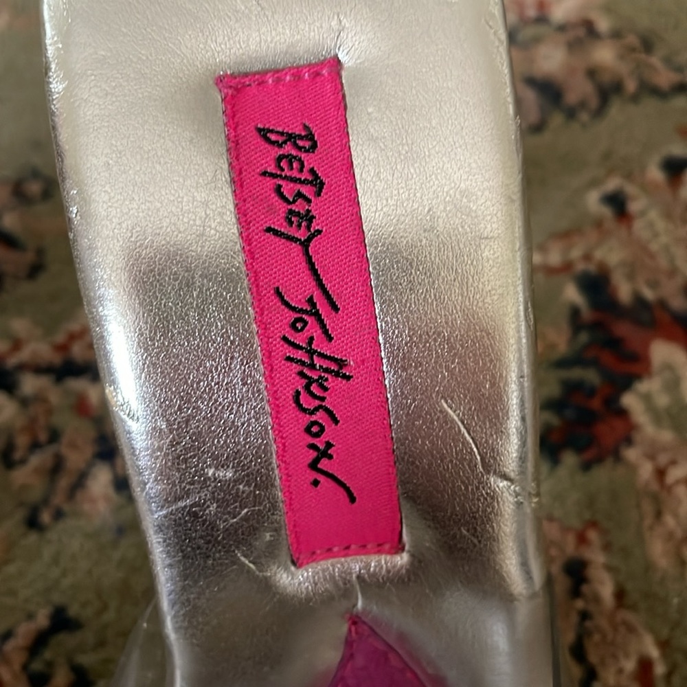 Vintage Betsey  Johnson heels size 6. Rhinestone bow - Picture 3 of 8